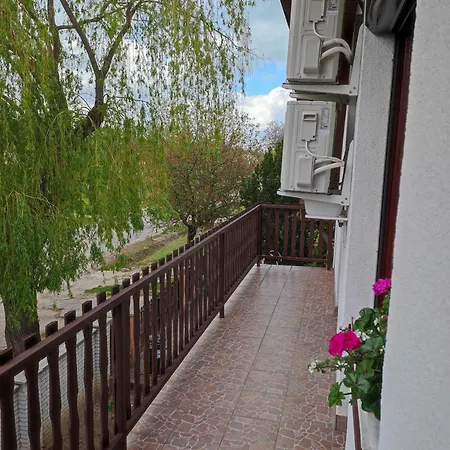 Helga Apartament *